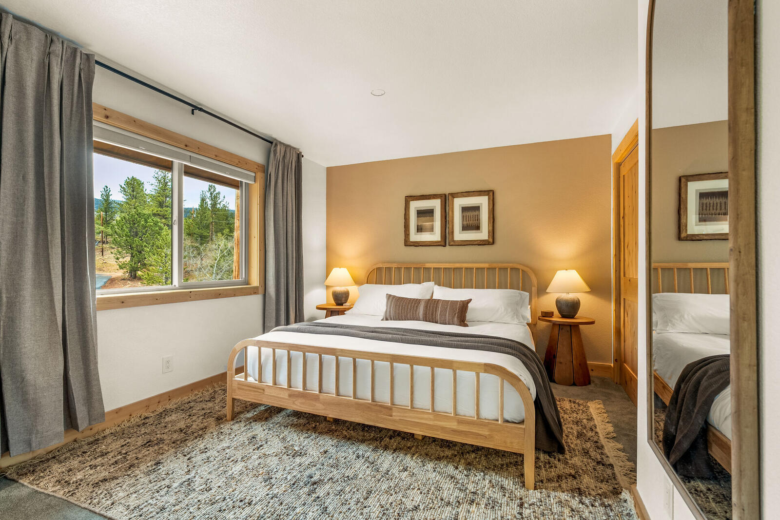 Second bedroom overview